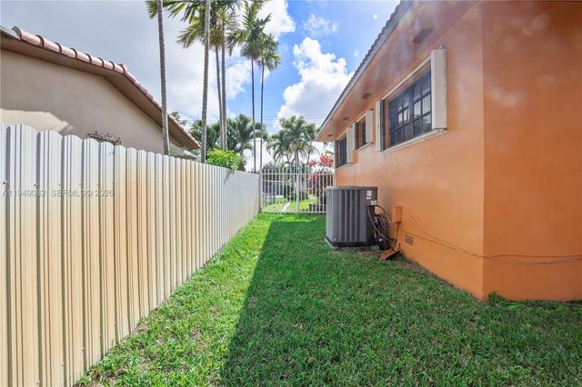 1231 NW 88th St, Miami, FL 33147