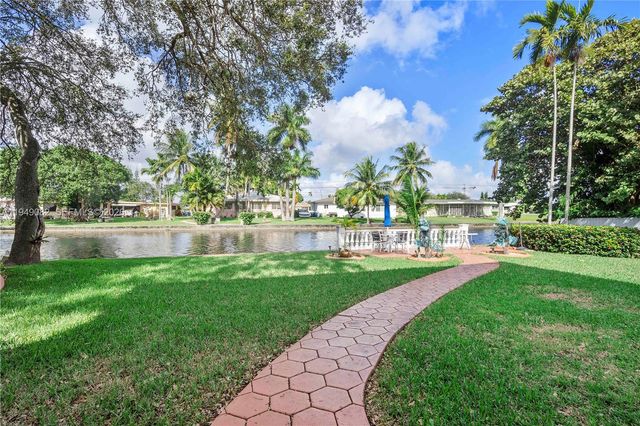 1231 NW 88th St, Miami, FL 33147