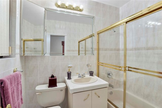 1231 NW 88th St, Miami, FL 33147