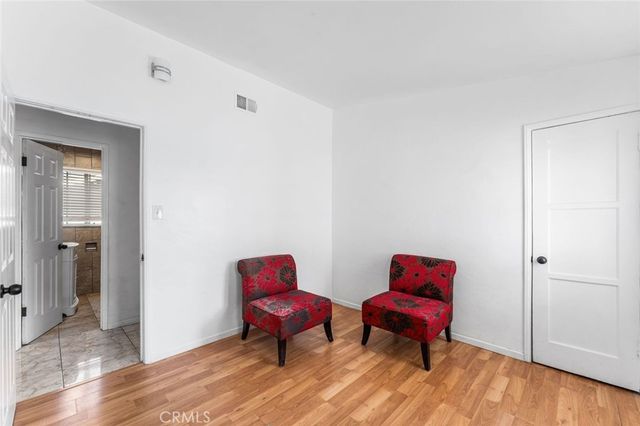 7431 Vanalden, Reseda, CA 91335