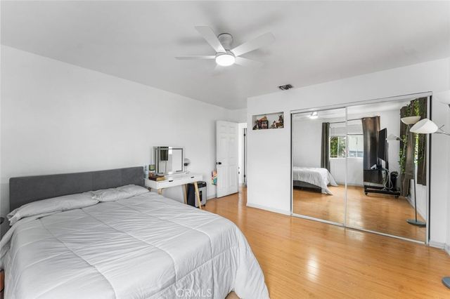 7431 Vanalden, Reseda, CA 91335