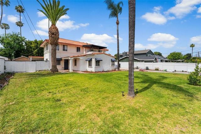 7431 Vanalden, Reseda, CA 91335
