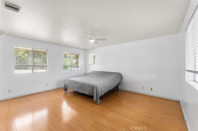7431 Vanalden, Reseda, CA 91335
