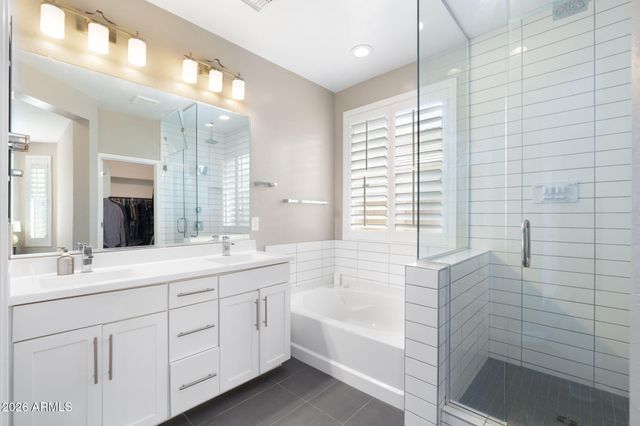 4041 E AMBER Lane, Gilbert, AZ 85296