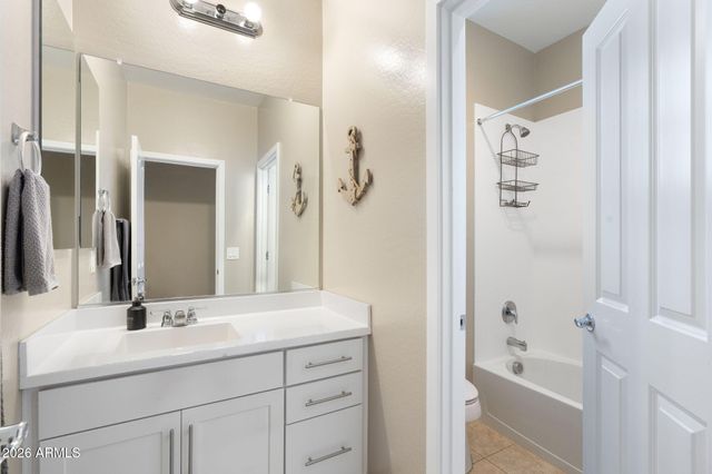 4041 E AMBER Lane, Gilbert, AZ 85296