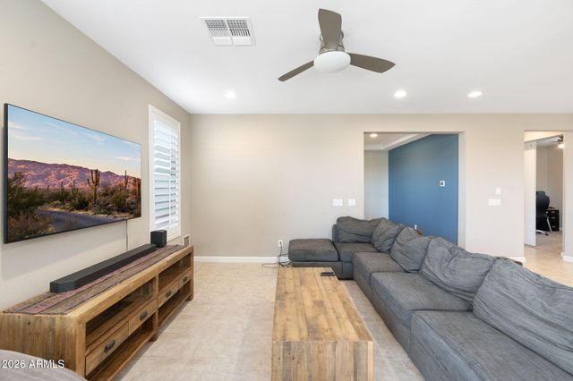 4041 E AMBER Lane, Gilbert, AZ 85296