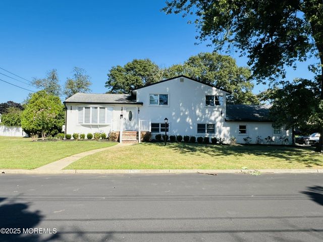 11 Fairway Avenue, West Long Branch, NJ 07764