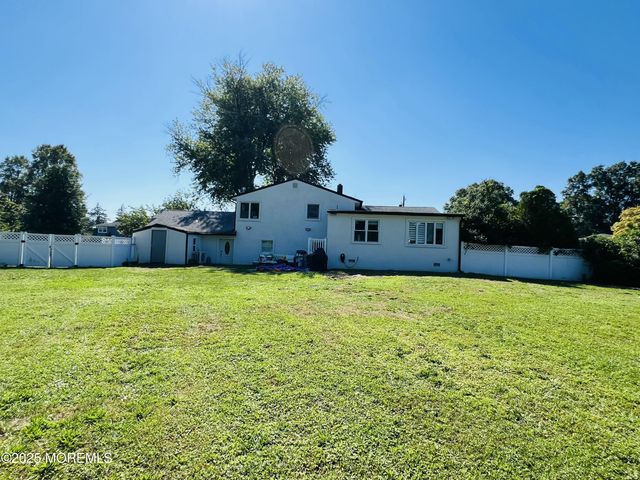 11 Fairway Avenue, West Long Branch, NJ 07764
