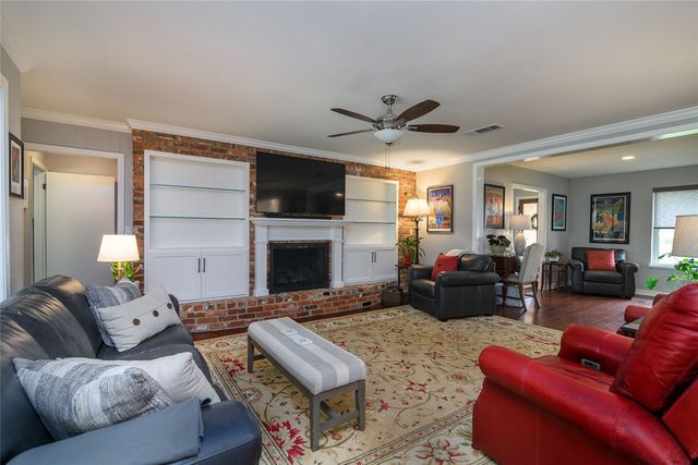 7629 University Drive, Shreveport, LA 71105