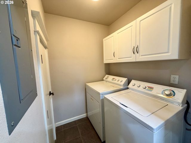 3810 SUMMERLINN Dr, West Linn, OR 97068