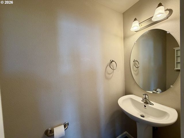 3810 SUMMERLINN Dr, West Linn, OR 97068