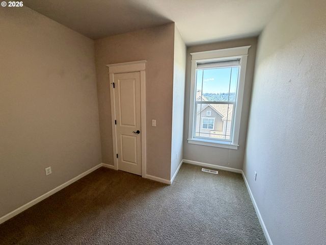 3810 SUMMERLINN Dr, West Linn, OR 97068