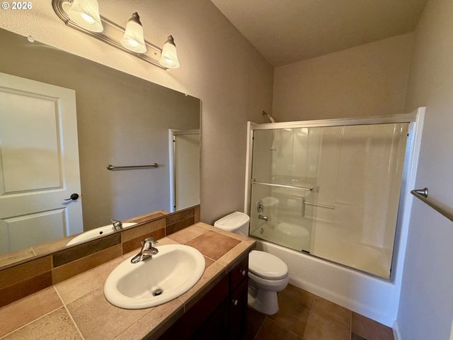 3810 SUMMERLINN Dr, West Linn, OR 97068
