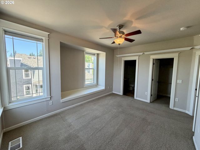 3810 SUMMERLINN Dr, West Linn, OR 97068