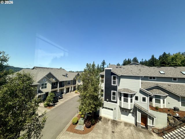 3810 SUMMERLINN Dr, West Linn, OR 97068