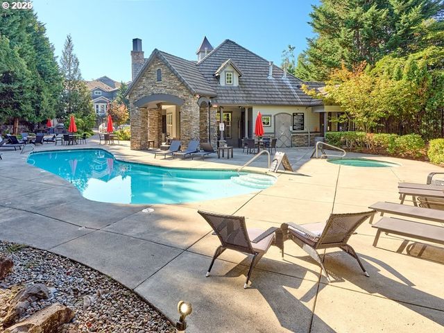 3810 SUMMERLINN Dr, West Linn, OR 97068