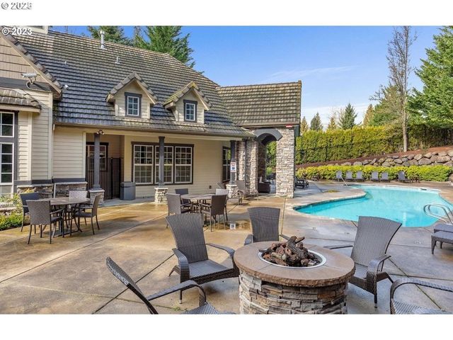 3810 SUMMERLINN Dr, West Linn, OR 97068