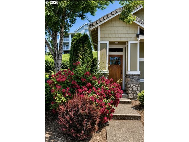 3810 SUMMERLINN Dr, West Linn, OR 97068