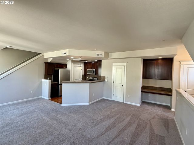 3810 SUMMERLINN Dr, West Linn, OR 97068
