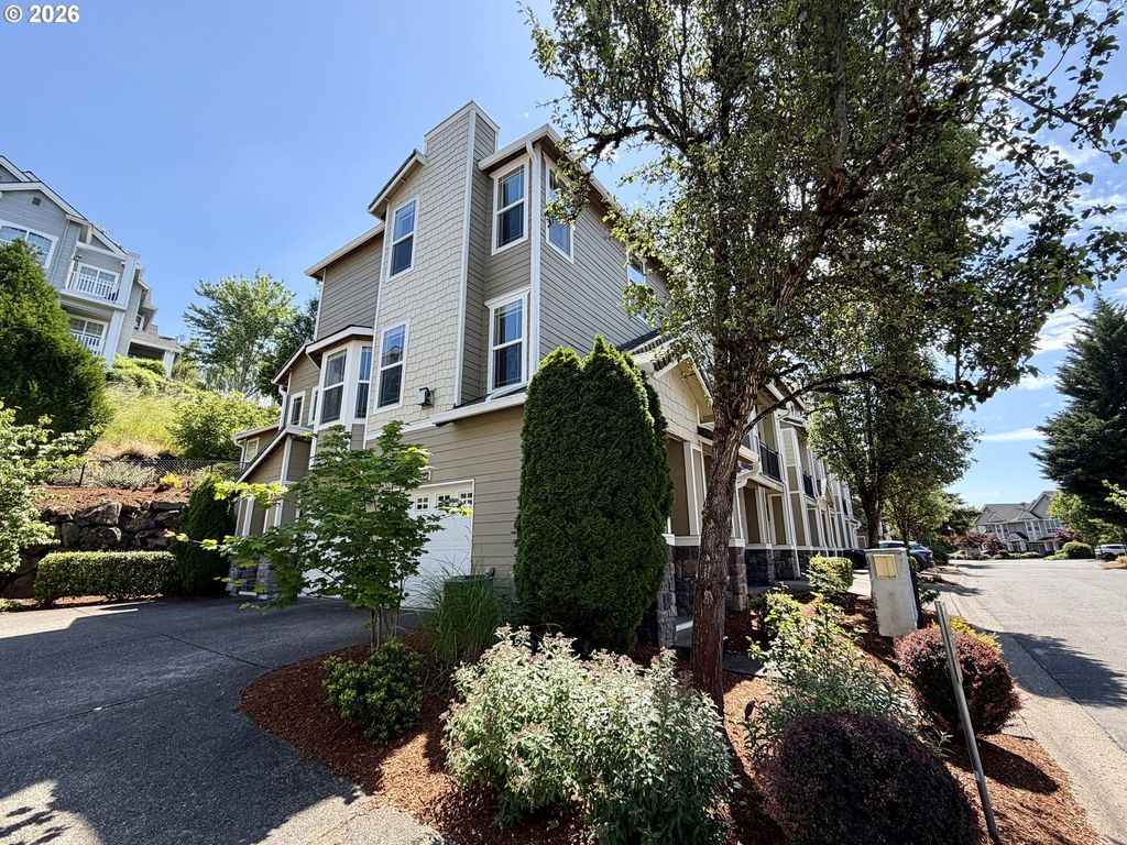 3810 SUMMERLINN Dr, West Linn, OR 97068