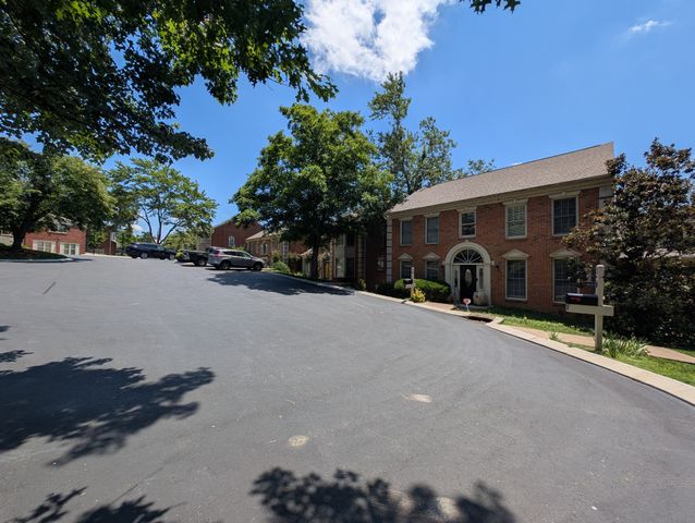 407 Clairton Ct, Nashville, TN 37215