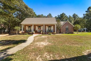 40 Wandering Oaks Ln., Hattiesburg, MS 39401