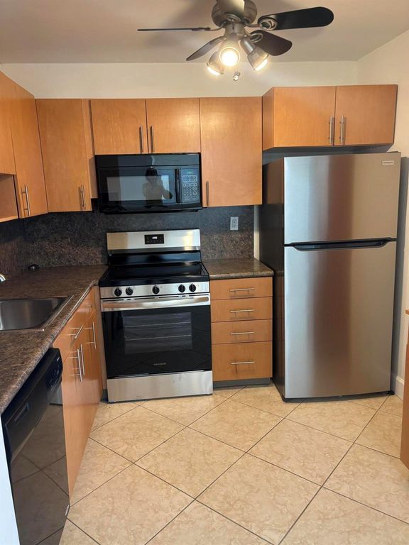 106 Burgundy C, Delray Beach, FL 33484