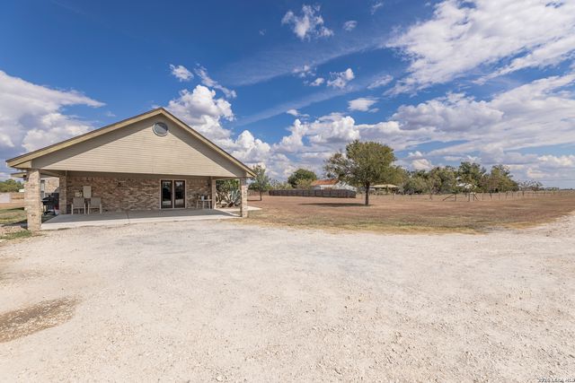 1867 Fm 758, New Braunfels, TX 78130