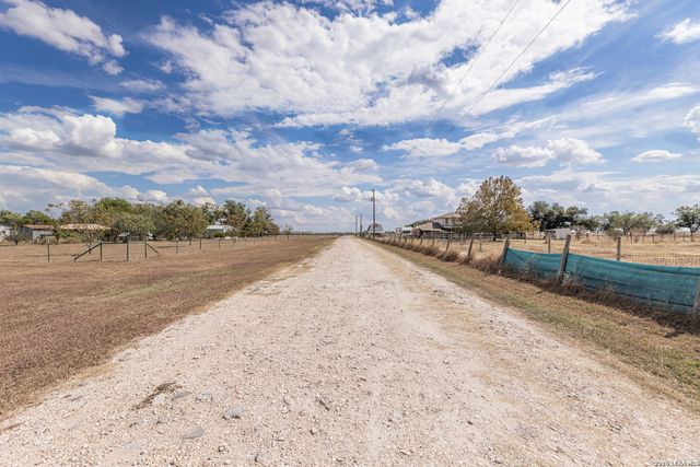 1867 Fm 758, New Braunfels, TX 78130