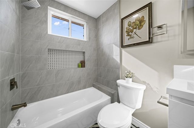 922 E Edgecomb, Covina, CA 91724