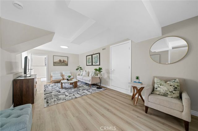 922 E Edgecomb, Covina, CA 91724