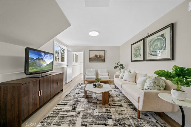 922 E Edgecomb, Covina, CA 91724