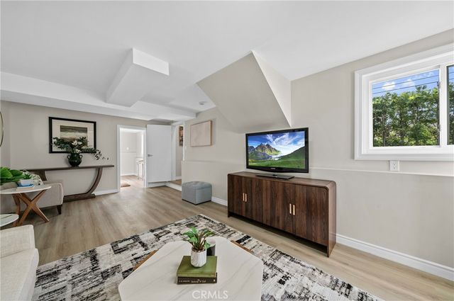 922 E Edgecomb, Covina, CA 91724