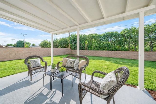 922 E Edgecomb, Covina, CA 91724