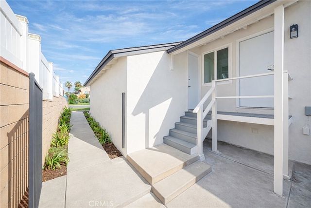 922 E Edgecomb, Covina, CA 91724