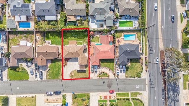 922 E Edgecomb, Covina, CA 91724