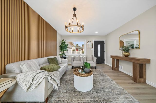 922 E Edgecomb, Covina, CA 91724