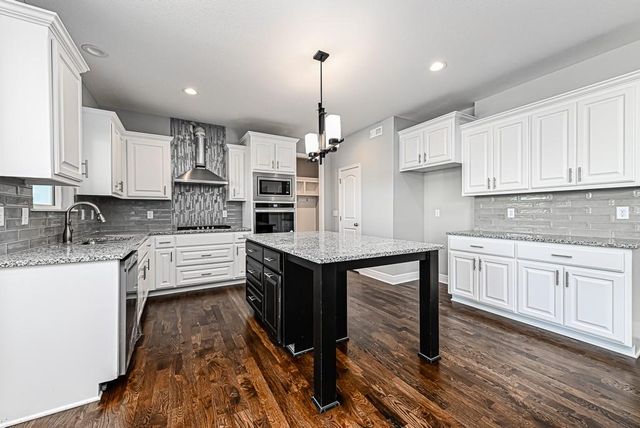15635 Austin Court, Basehor, KS 66007