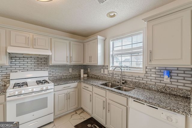 576 Ransom Way, Stockbridge, GA 30281