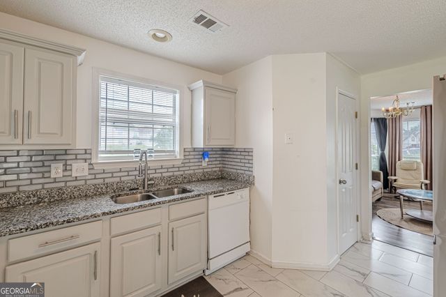 576 Ransom Way, Stockbridge, GA 30281