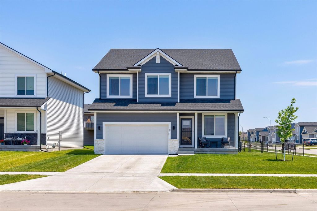 603 NE Oak Ridge Drive, Ankeny, IA 50021