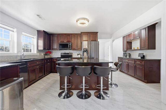 385 Woodland RD, Hampton, VA 23669