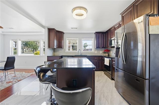 385 Woodland RD, Hampton, VA 23669