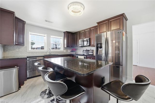 385 Woodland RD, Hampton, VA 23669