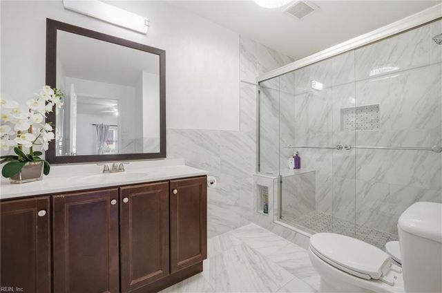 385 Woodland RD, Hampton, VA 23669