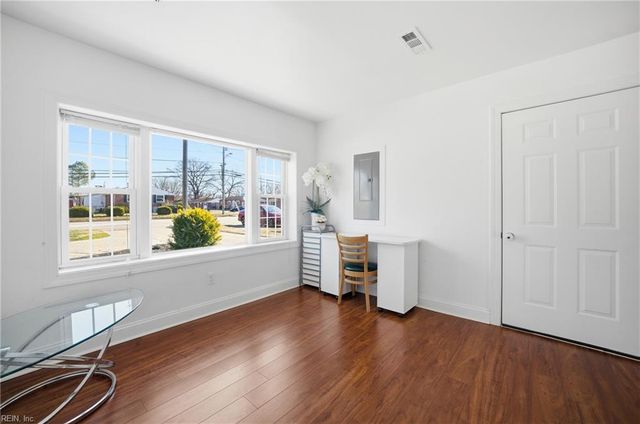 385 Woodland RD, Hampton, VA 23669