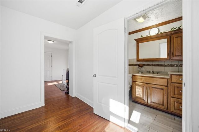 385 Woodland RD, Hampton, VA 23669