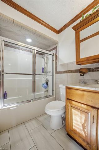 385 Woodland RD, Hampton, VA 23669