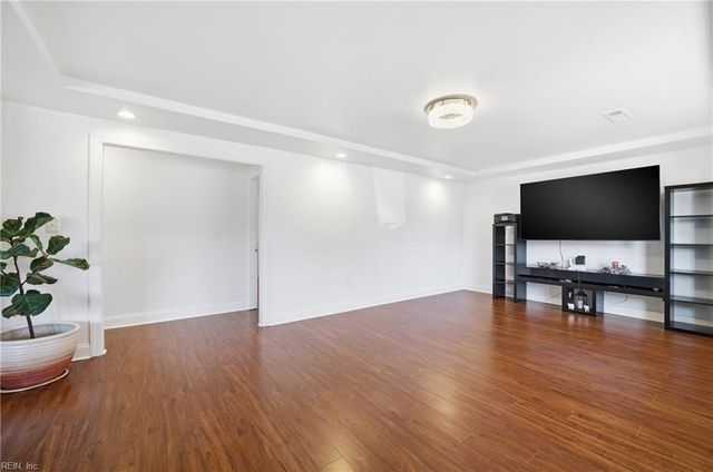 385 Woodland RD, Hampton, VA 23669