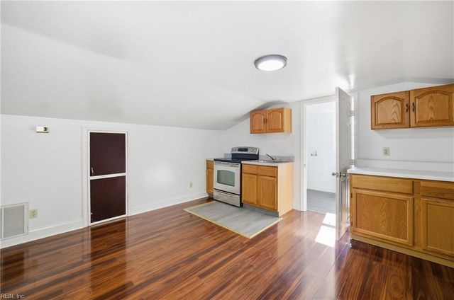 385 Woodland RD, Hampton, VA 23669